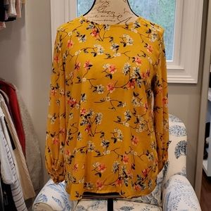 NWT  West Kei crew neck blouse size S